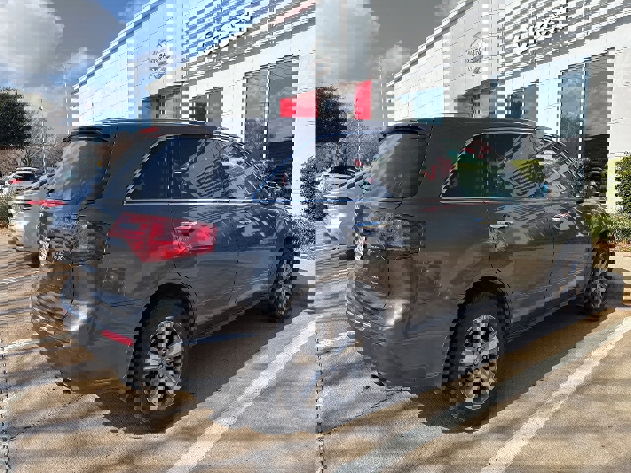 Used 2011 Acura MDX w/ Technology & Entertainment image 3