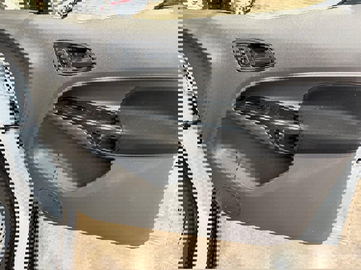 Used 2020 Ford Transit Connect XL image 48