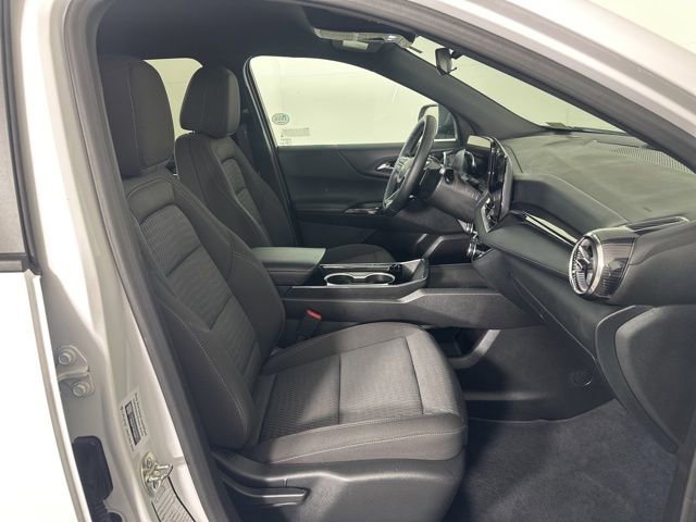 Used 2025 Chevrolet Equinox LT AWD/4WD image 14