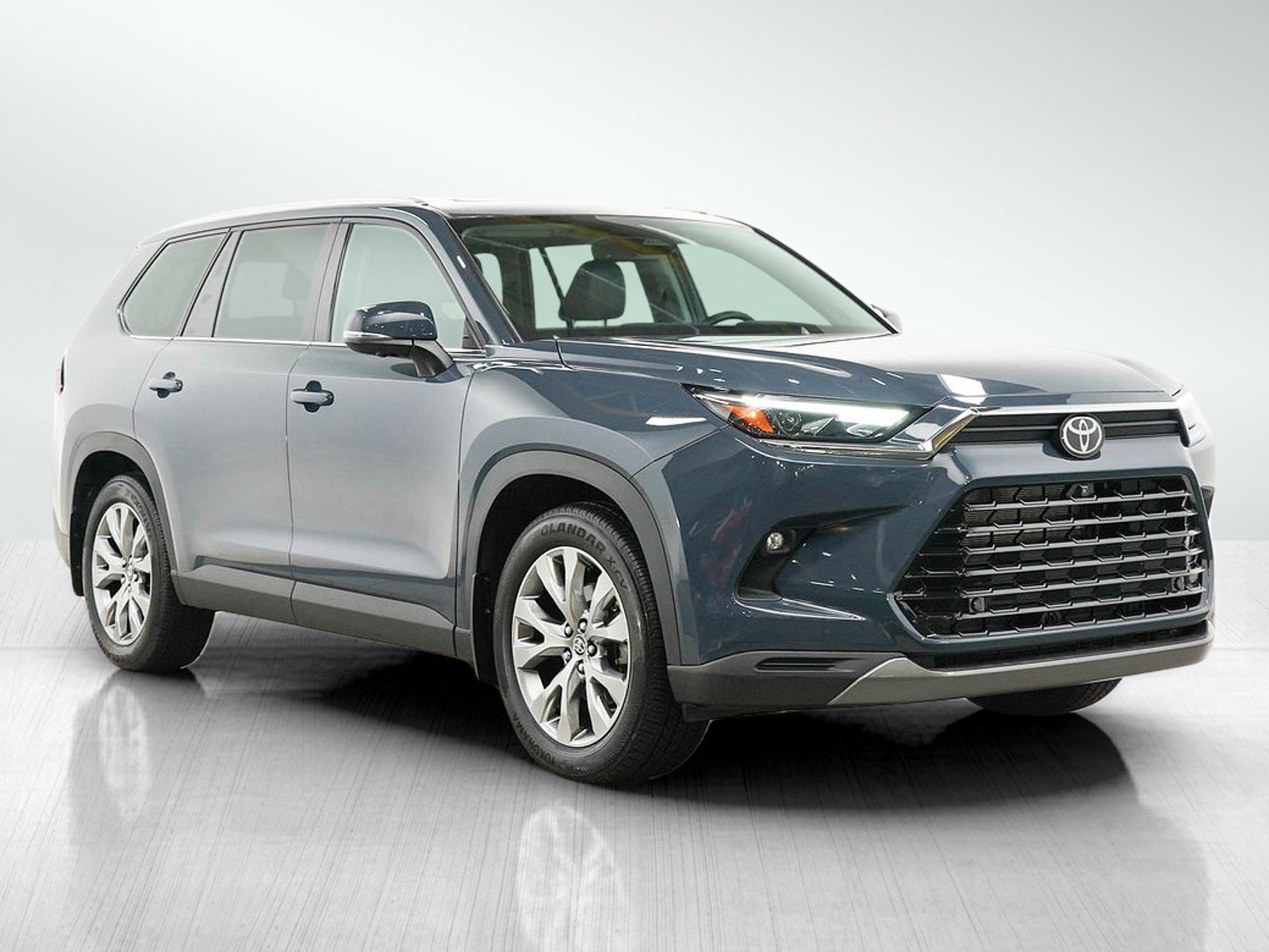 Used 2024 Toyota Grand Highlander AWD Hybrid image 7