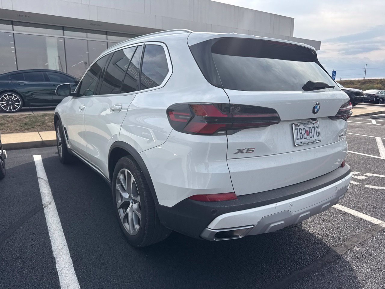 Used 2025 BMW X5 xDrive40i w/ Parking Assistance Package AWD/4WD image 5