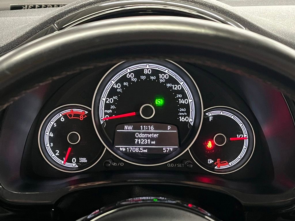 Used 2017 Volkswagen Beetle 1.8T Classic FWD image 18