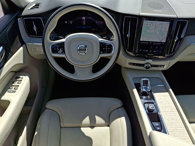 Used 2022 Volvo XC60 B5 Inscription w/ Advanced Package AWD/4WD image 12