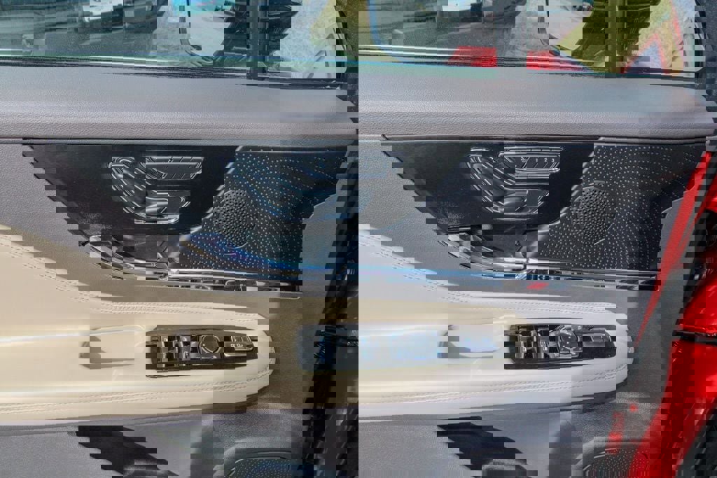 Used 2023 Lincoln Corsair Reserve AWD/4WD image 12