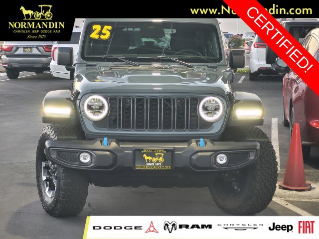 Used 2025 Jeep Wrangler Unlimited Rubicon 4xe w/ Convenience Group AWD/4WD image 2
