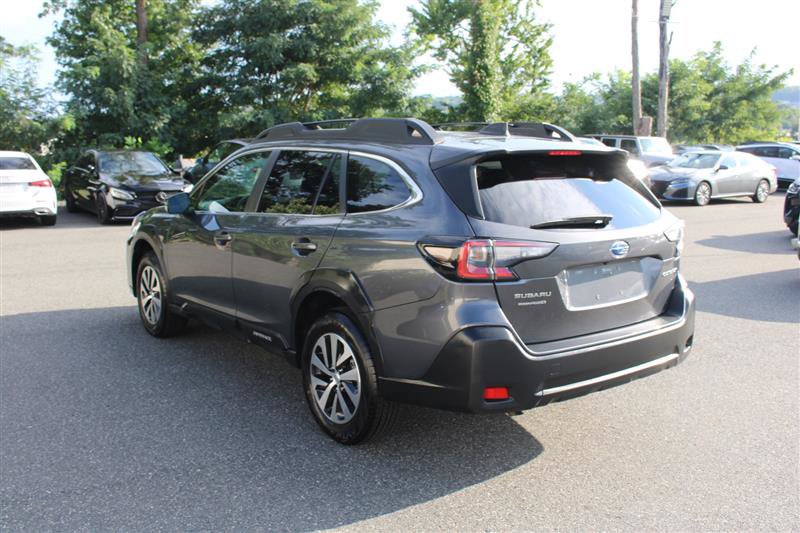 Used 2025 Subaru Outback Premium AWD/4WD image 5