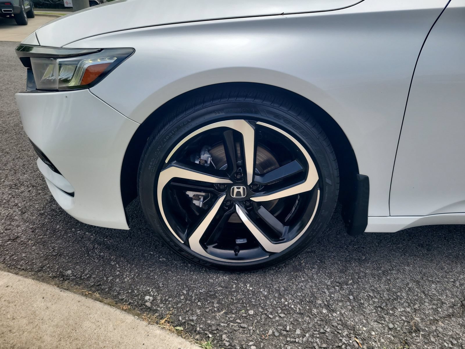 Used 2020 Honda Accord Sport image 9