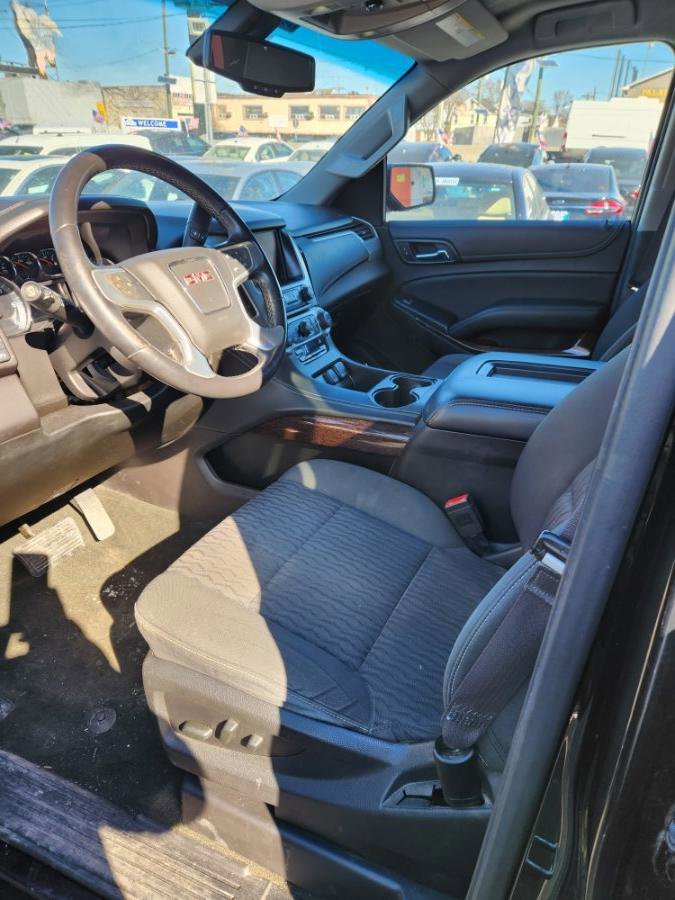 Used 2017 GMC Yukon SLE w/ SLE Value Package image 6