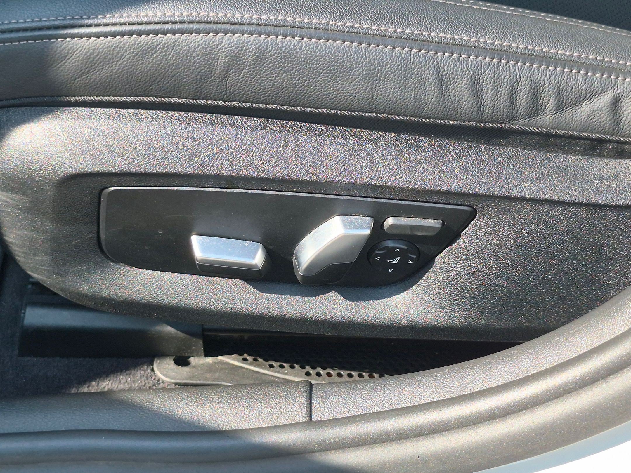 Used 2022 BMW 530i w/ M Sport Package RWD image 15