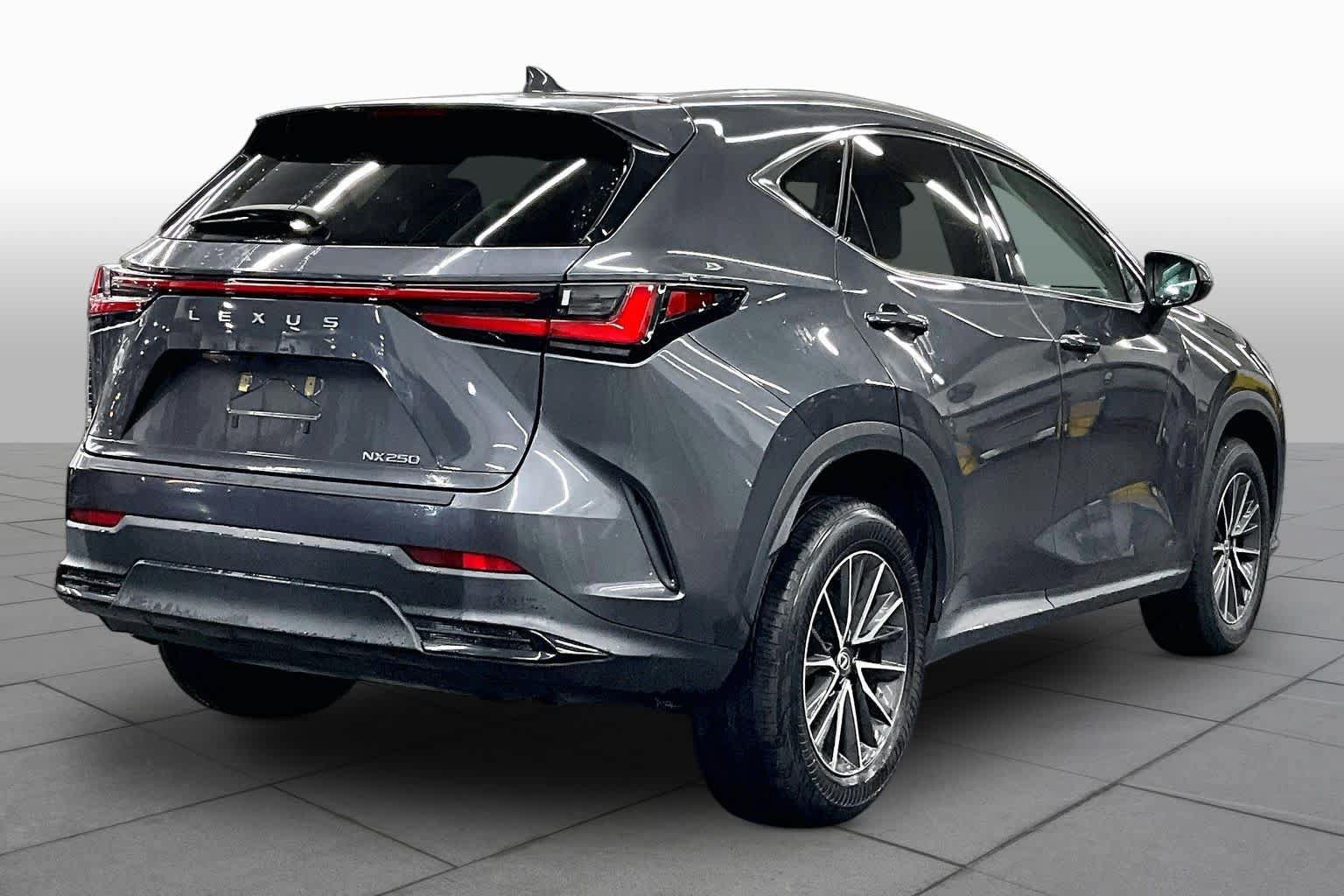 Used 2024 Lexus NX 250 FWD image 12
