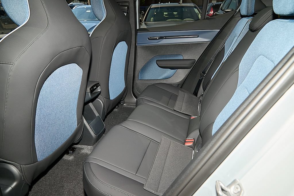 New 2026 Volvo EX30 Plus AWD/4WD image 19