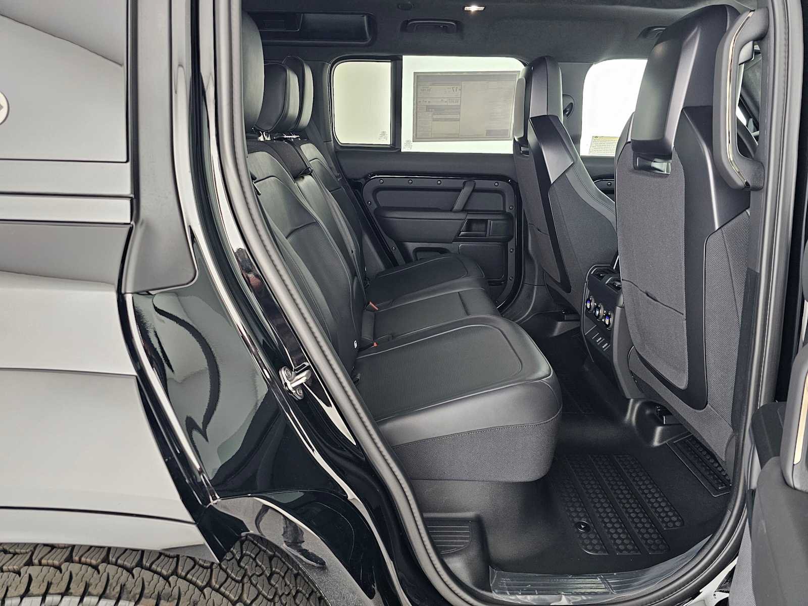New 2026 Land Rover Defender 110 OCTA AWD/4WD image 12