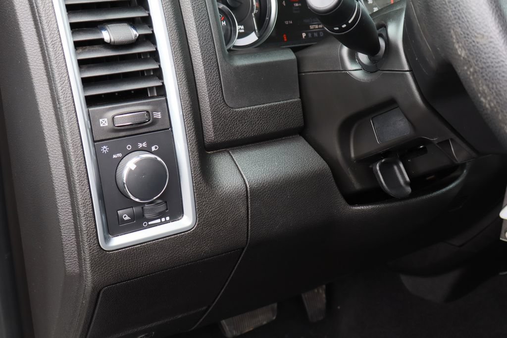 Used 2022 RAM 1500 Classic SLT w/ Electronics Group AWD/4WD image 13