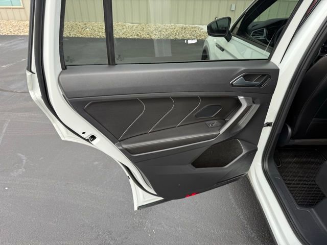 Used 2022 Volkswagen Tiguan SE R-Line FWD image 19