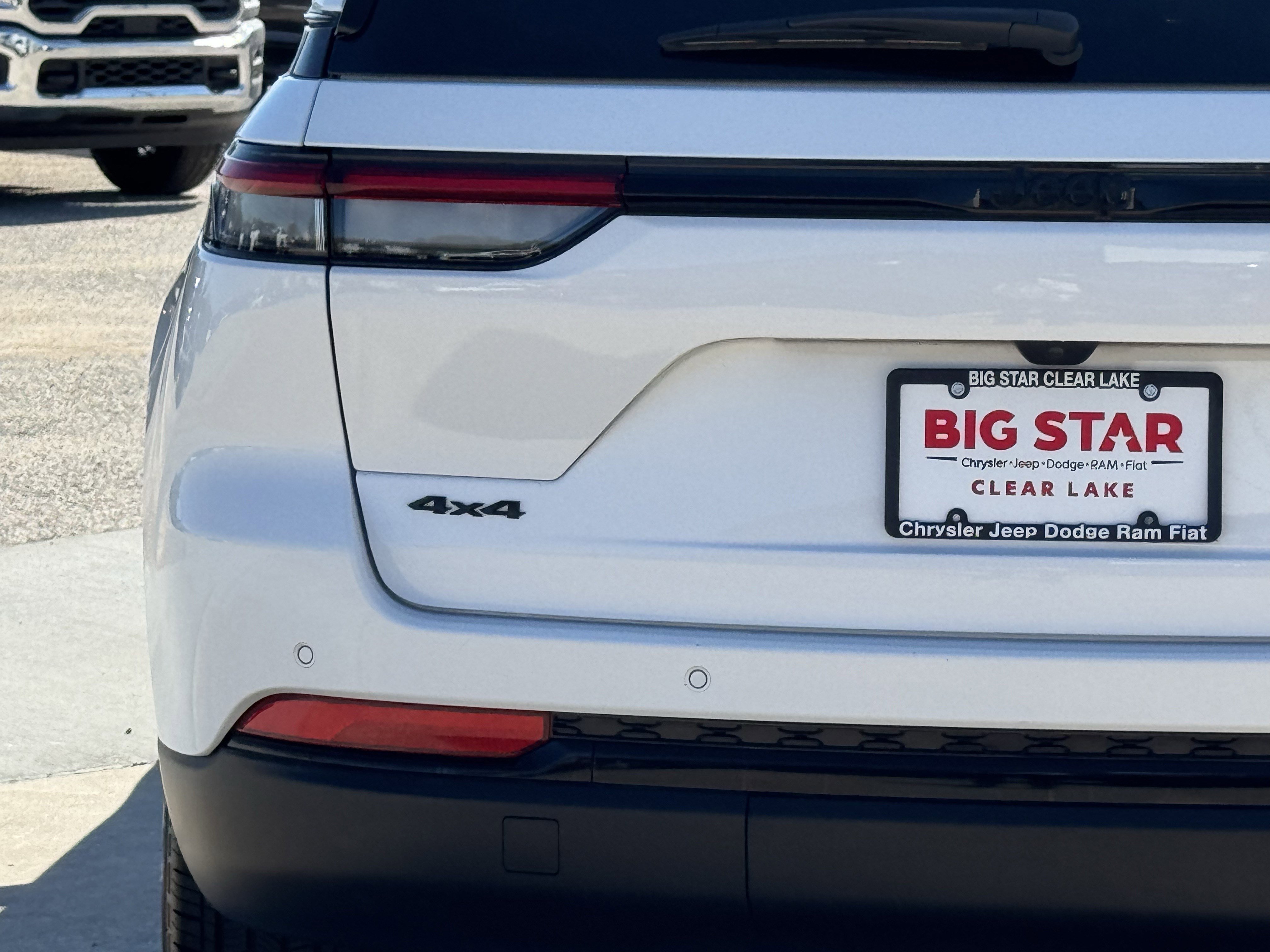 Used 2025 Jeep Grand Cherokee Altitude image 11