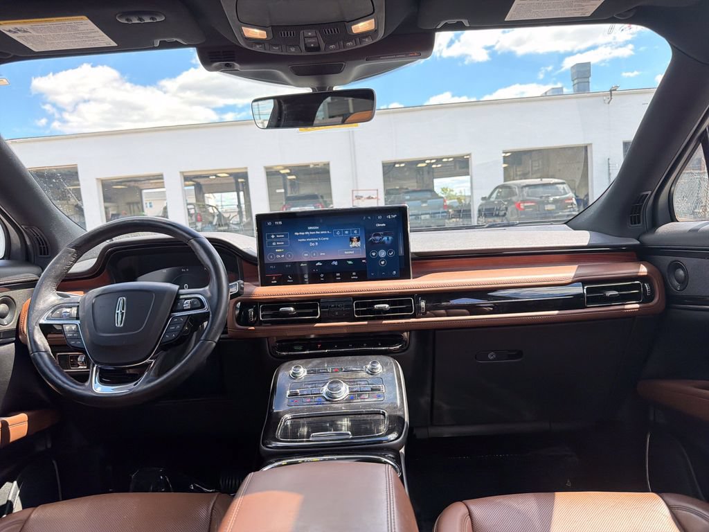 Certified 2023 Lincoln Nautilus Reserve w/ Luxury Package AWD/4WD image 18