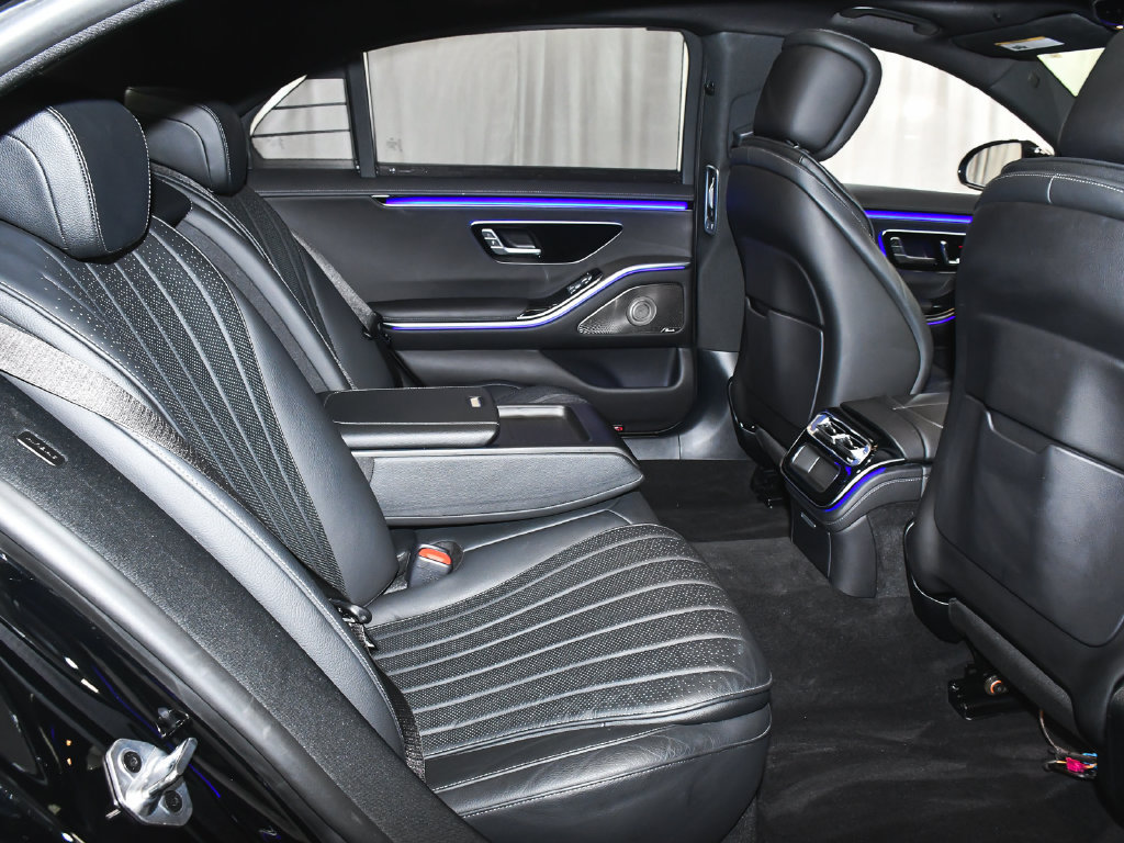 Used 2022 Mercedes-Benz S 500 4MATIC w/ AMG Line Package image 63