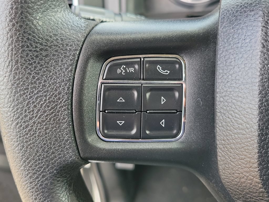 Used 2020 RAM 1500 Classic SLT AWD/4WD image 16