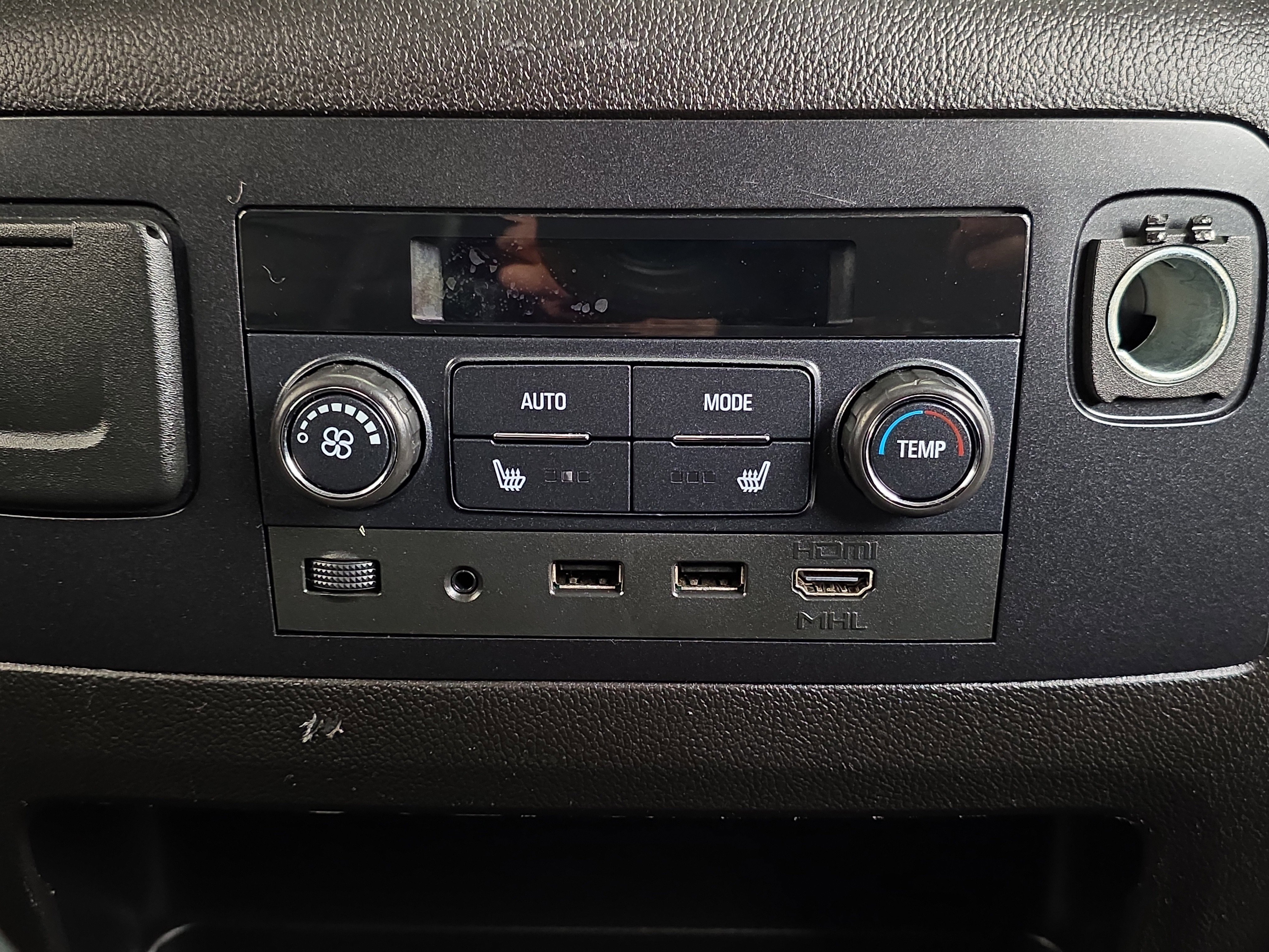 Used 2018 GMC Yukon Denali w/ Open Road Package image 36