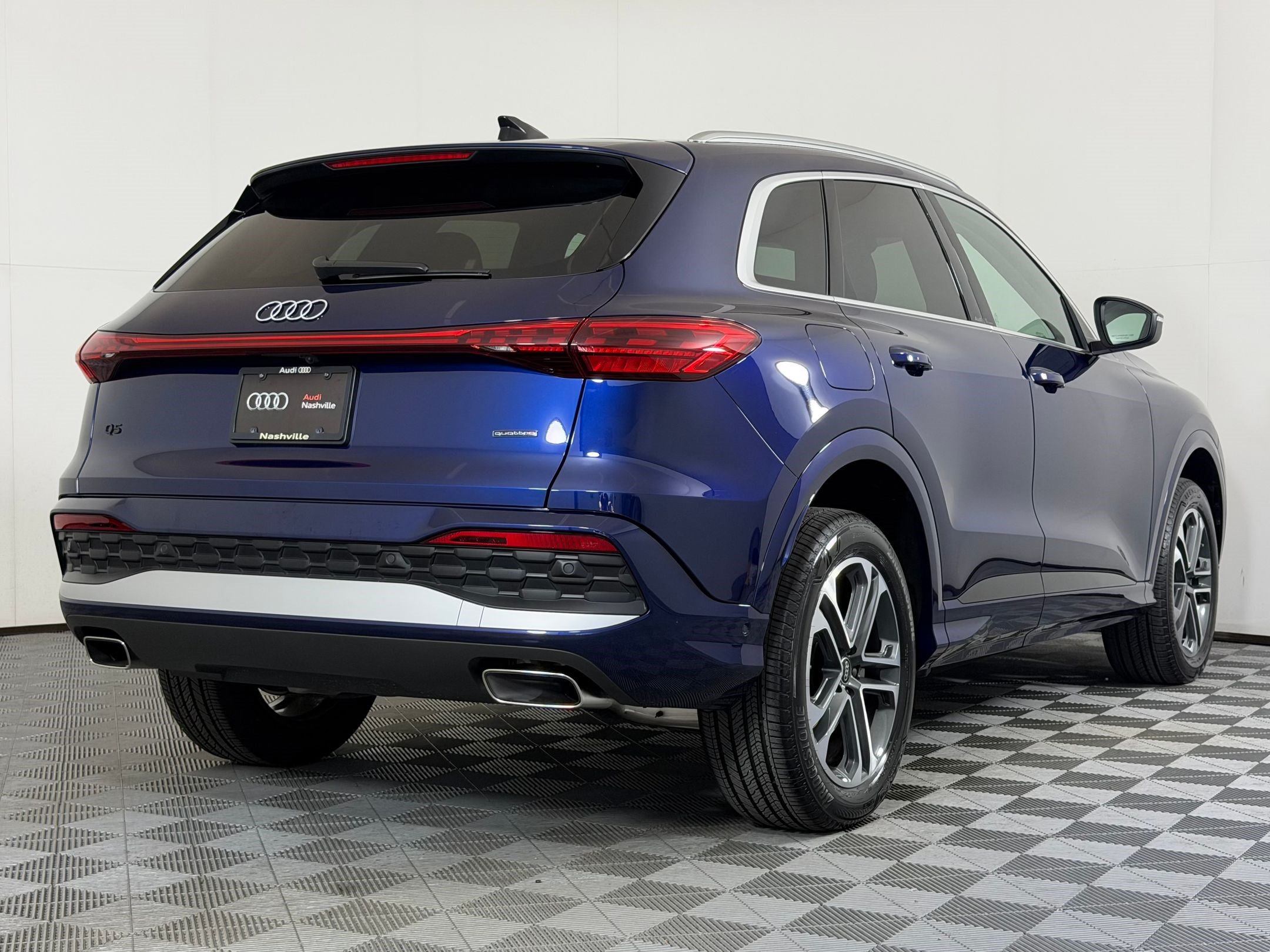 Certified 2025 Audi Q5 Premium AWD/4WD image 9