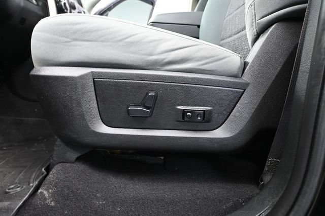 Used 2020 RAM 1500 Warlock AWD/4WD image 25