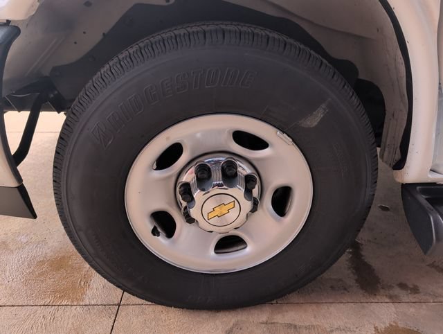Used 2025 Chevrolet Express 3500 LT w/ LT Preferred Equipment Group RWD image 24