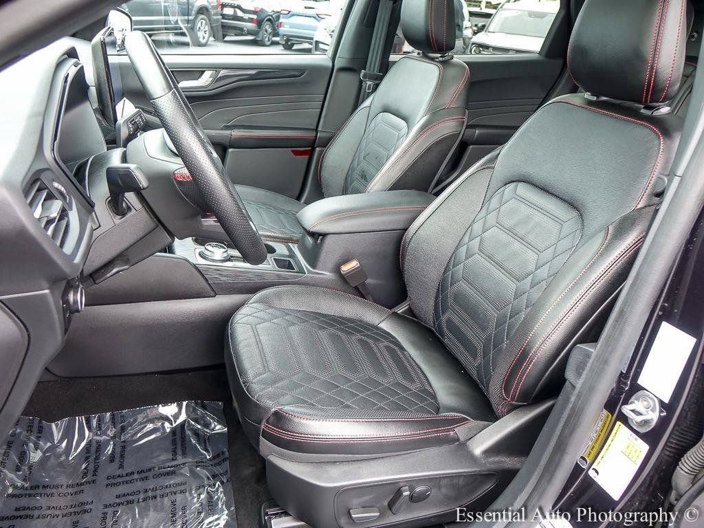 Used 2023 Ford Escape ST-Line Elite w/ Premium Technology Package AWD/4WD image 9