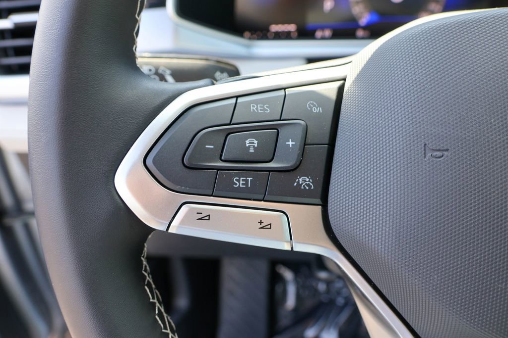 New 2025 Volkswagen Taos SE image 25