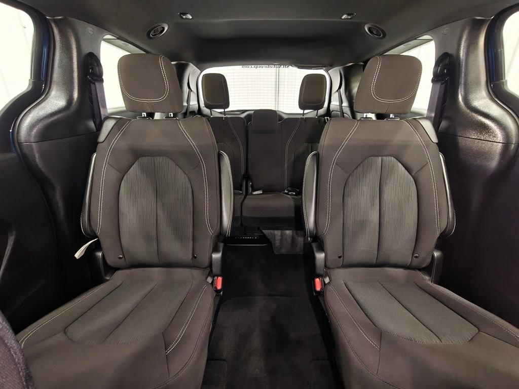 Used 2024 Chrysler Pacifica Touring image 21