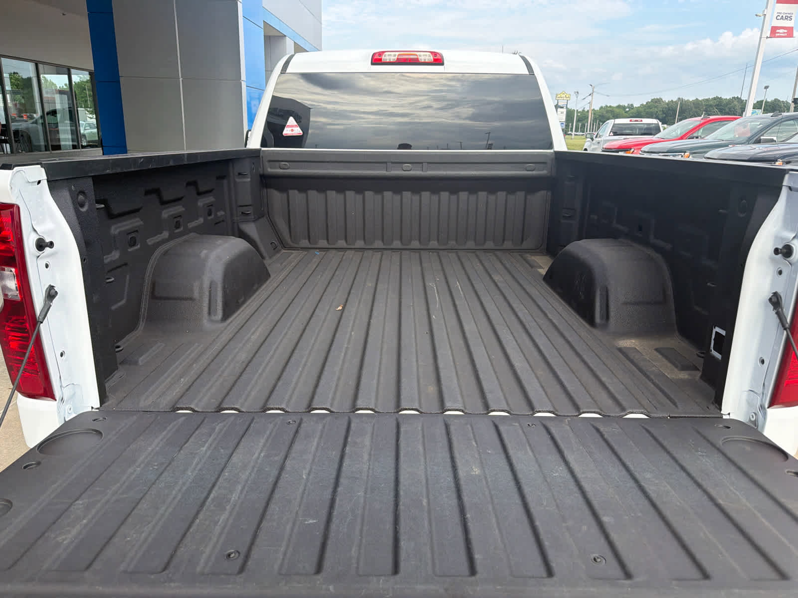 Used 2025 Chevrolet Silverado 1500 W/T w/ WT Value Package AWD/4WD image 23