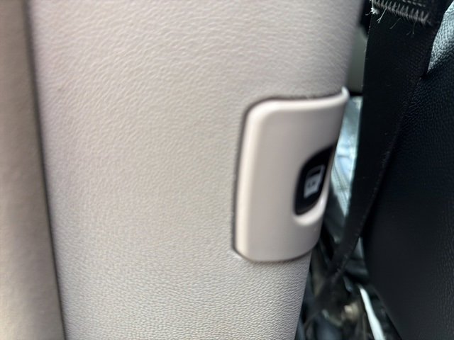 Used 2012 Chrysler Town & Country Touring-L w/ Driver Convenience Group image 23