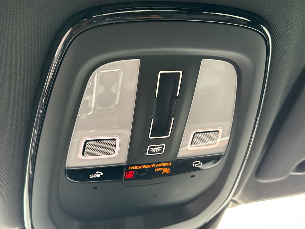 Used 2023 Volvo S60 T8 Plus w/ Protection Package Premier image 31