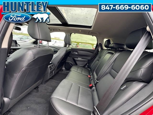 Used 2024 Nissan Rogue SV w/ SV Premium Package image 17