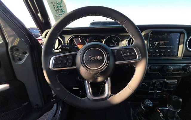 Used 2023 Jeep Wrangler Unlimited Sahara w/ Cold Weather Group AWD/4WD image 7