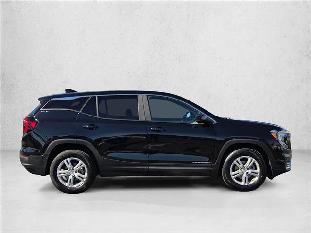 Used 2024 GMC Terrain SLE image 4
