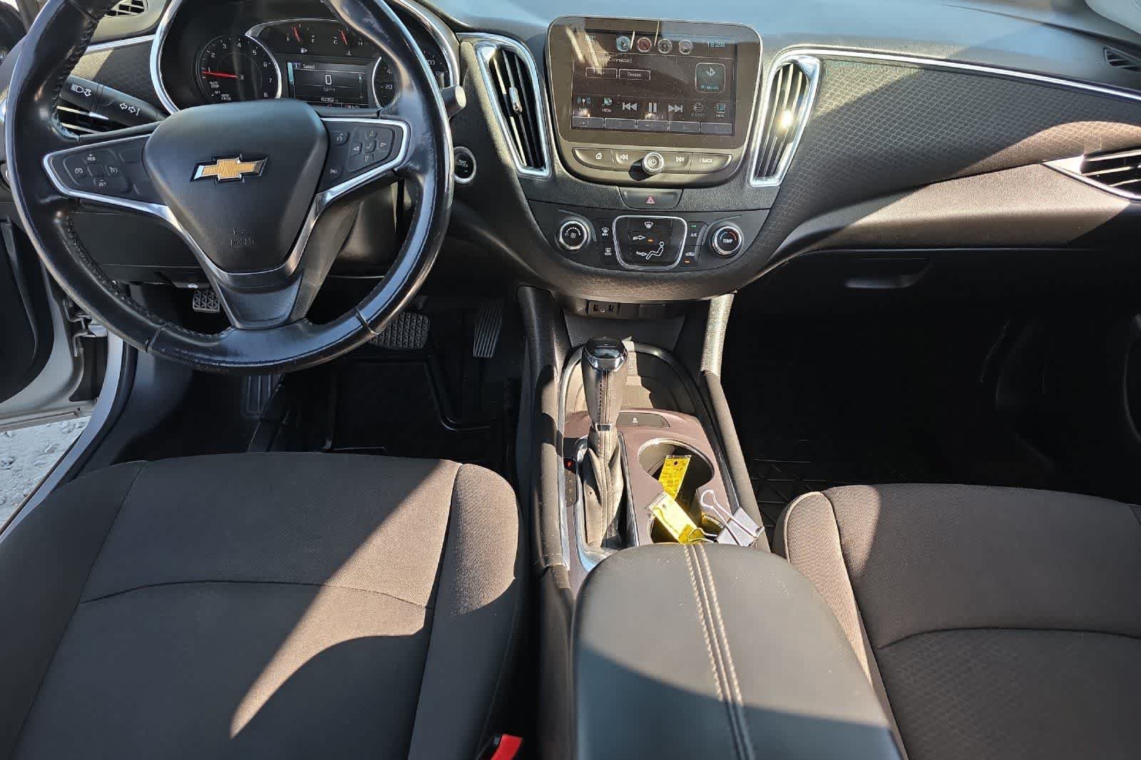 Used 2018 Chevrolet Malibu LT FWD image 4