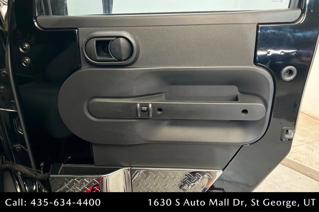 Used 2008 Jeep Wrangler Unlimited Rubicon w/ Dual Top Group AWD/4WD image 23