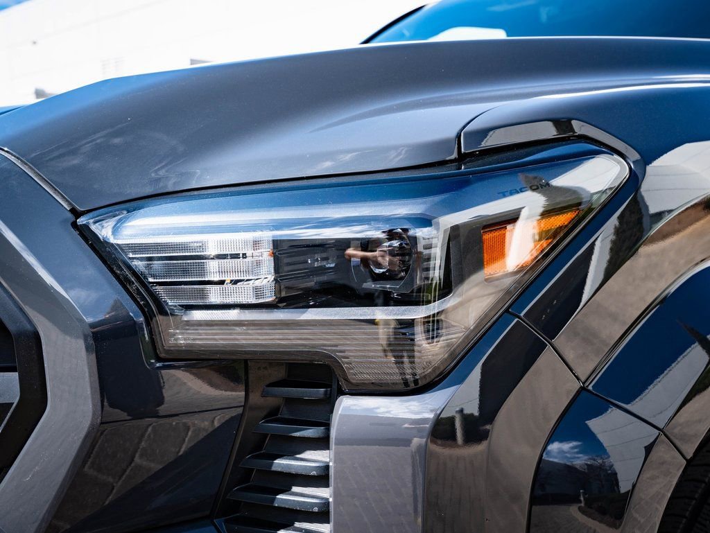 Used 2025 Toyota Tacoma SR5 image 15