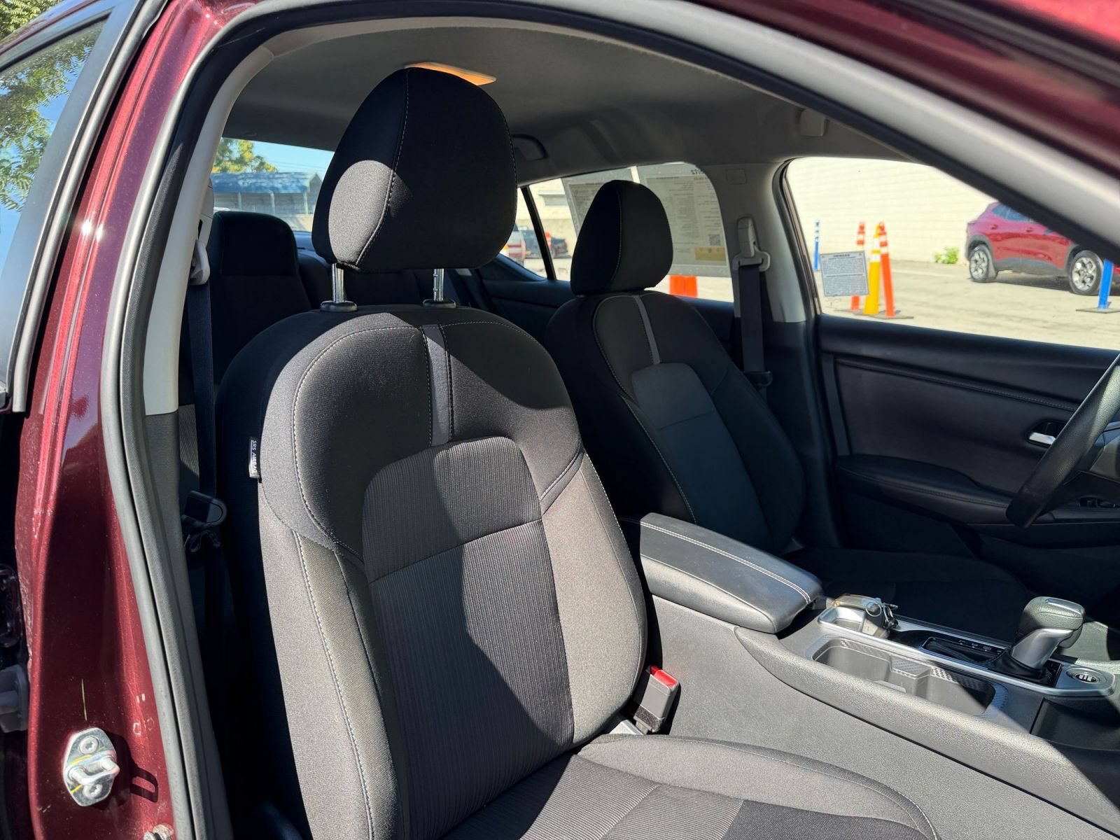 Used 2025 Nissan Sentra SV FWD image 34