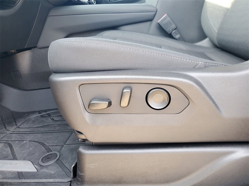 New 2025 Chevrolet Suburban LS w/ LPO, Dark Essentials Package image 15