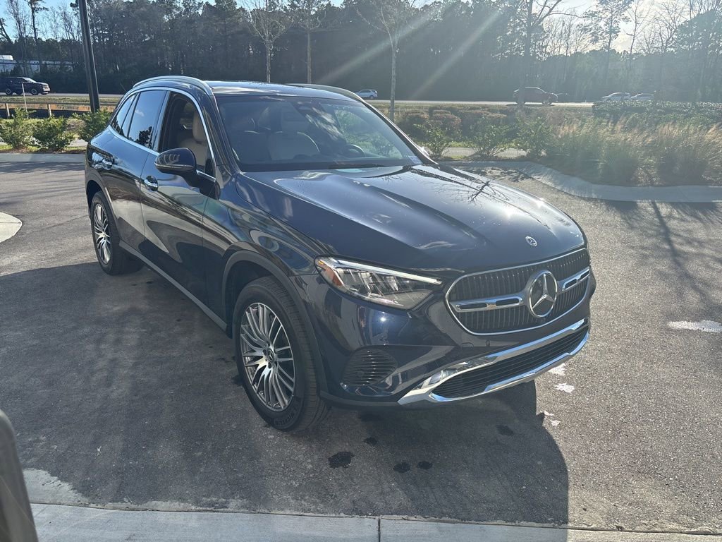Used 2024 Mercedes-Benz GLC 300 image 4