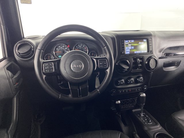 Used 2015 Jeep Wrangler Unlimited Sahara w/ Dual Top Group AWD/4WD image 19