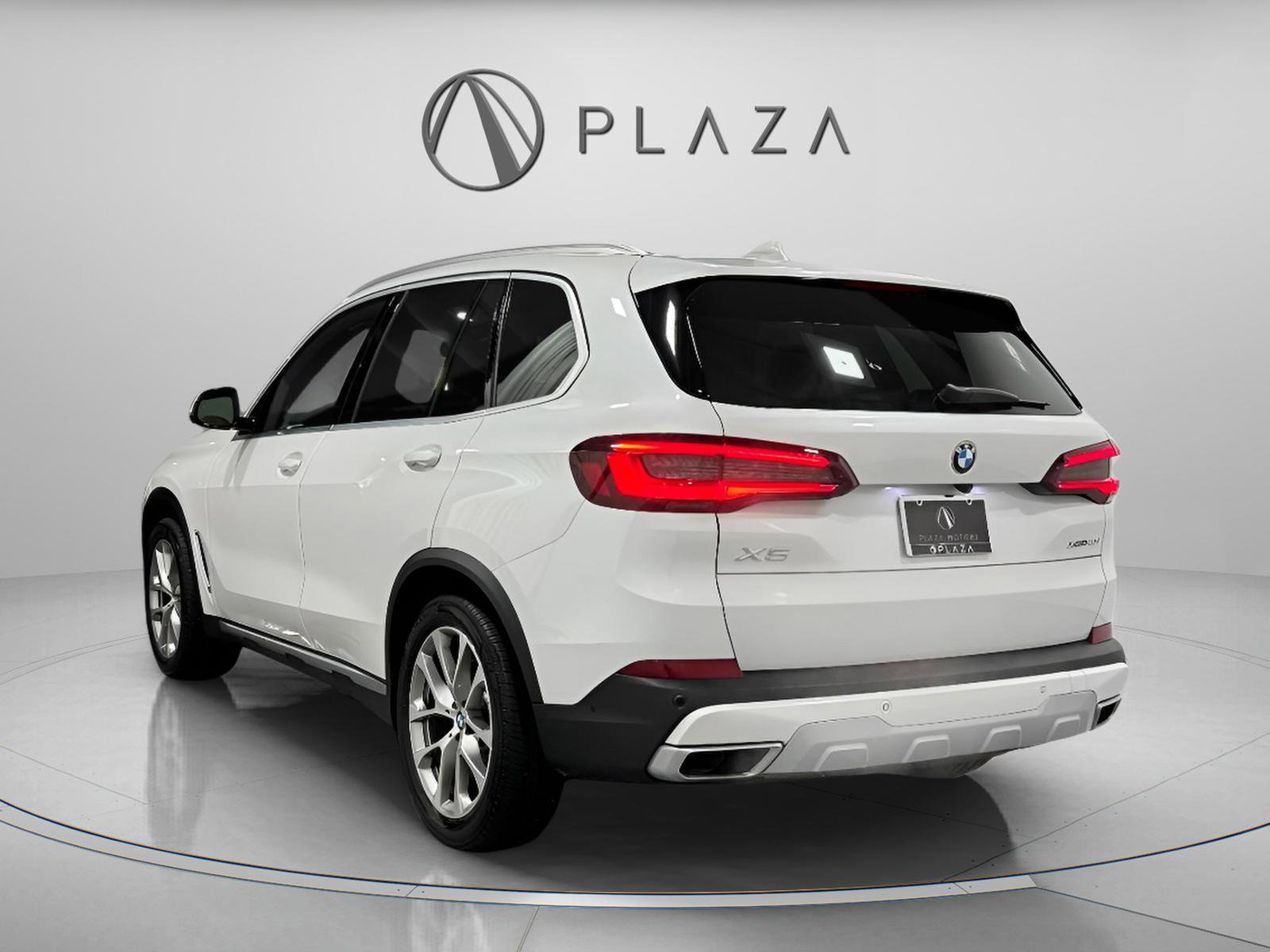 Used 2022 BMW X5 xDrive40i w/ Parking Assistance Package image 4
