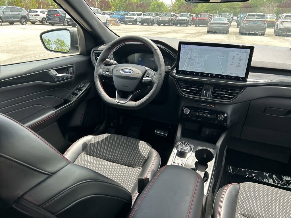 Used 2023 Ford Escape ST-Line w/ Tech Pack #1 AWD/4WD image 9