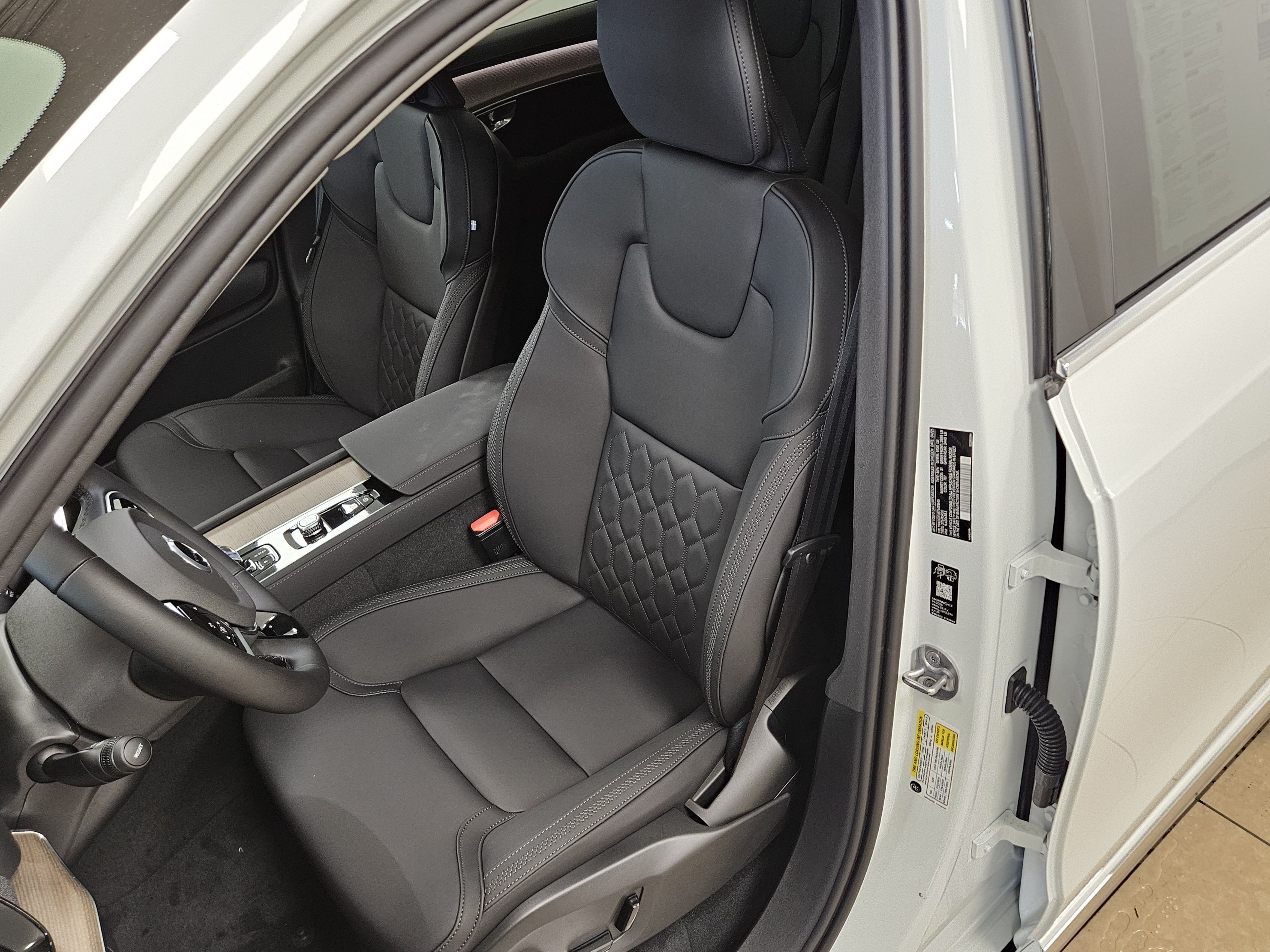 New 2026 Volvo XC90 B6 Core AWD/4WD image 40