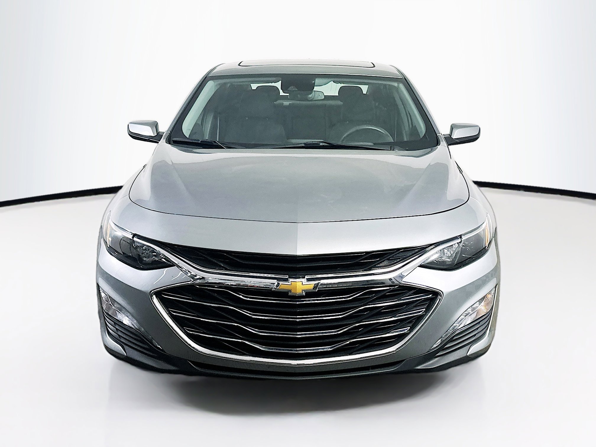 Used 2024 Chevrolet Malibu LT image 2