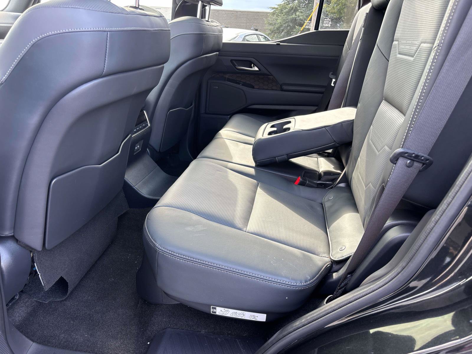 Used 2024 Lexus GX 550 w/ Accessory Package (Z1) AWD/4WD image 11