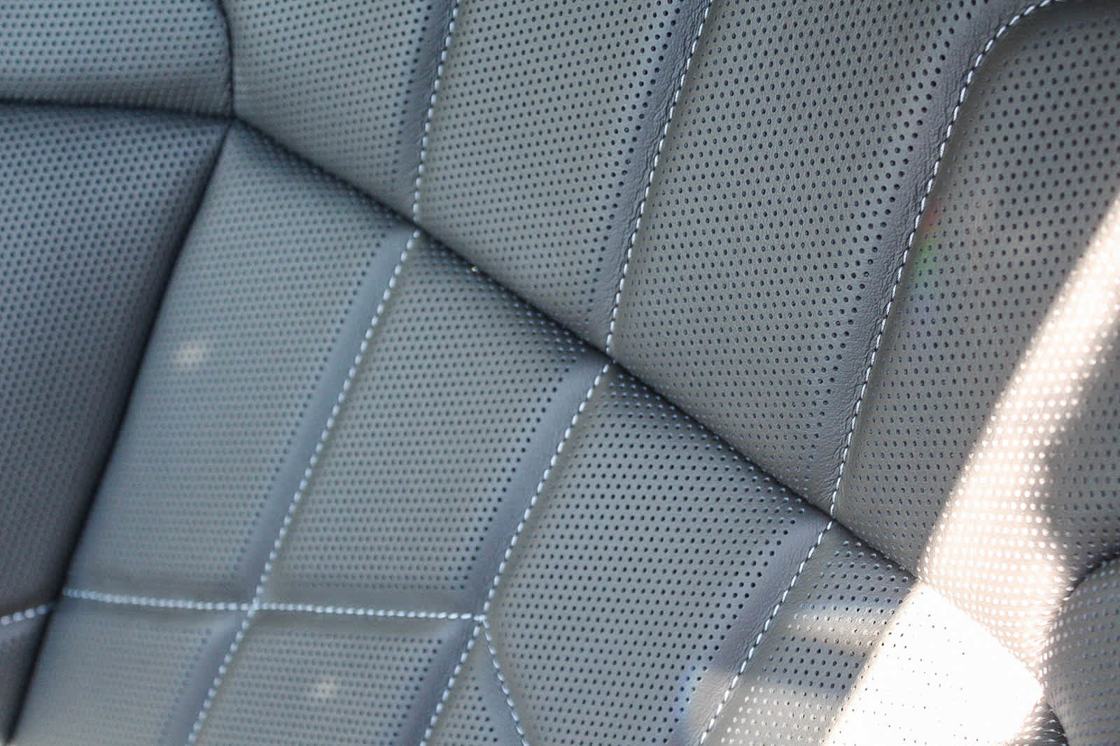 New 2026 BMW 740i w/ Premium Package image 24