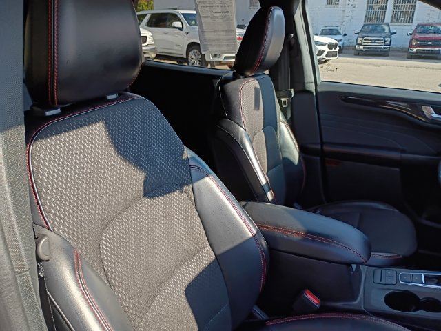 Used 2025 Ford Escape ST-Line Select AWD/4WD image 48