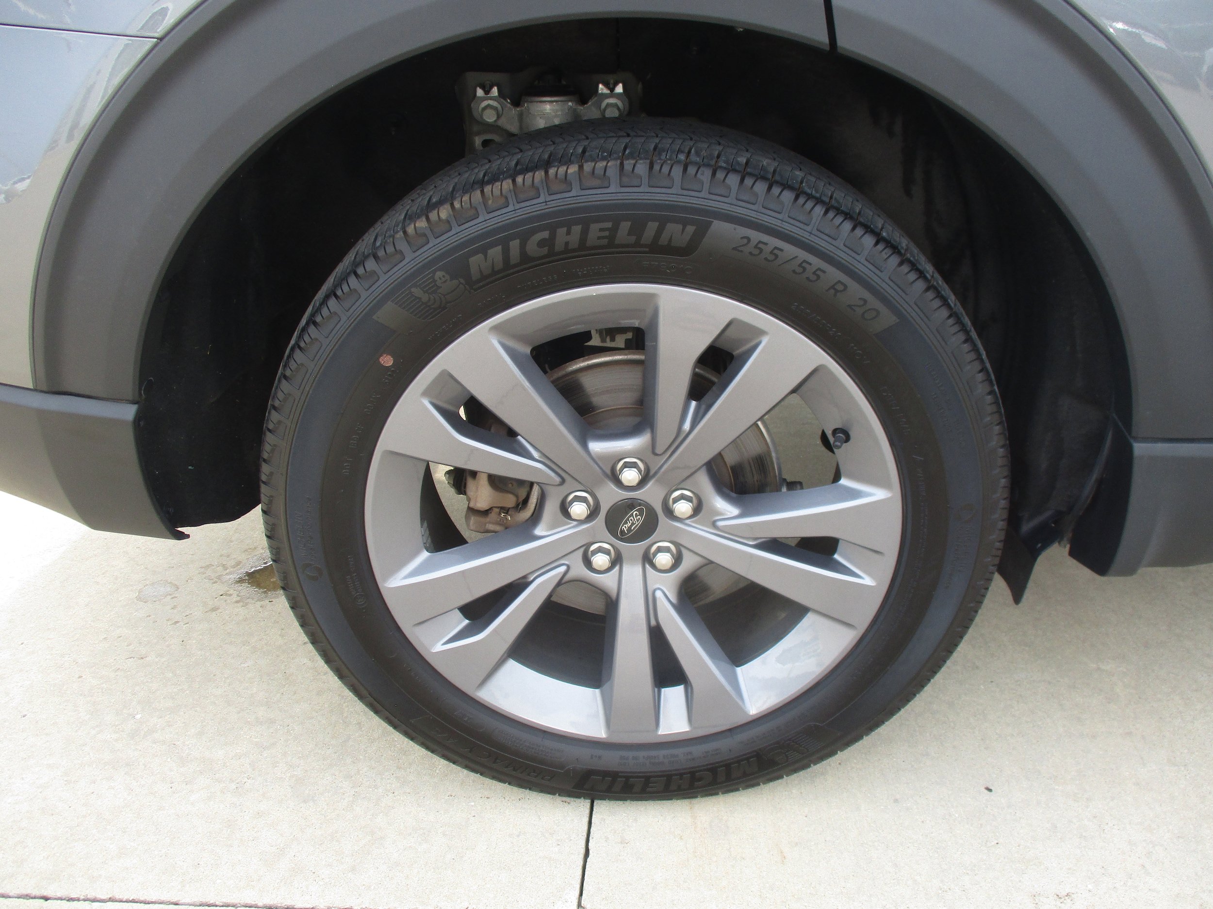 Used 2023 Ford Explorer XLT w/ Equipment Group 202A AWD/4WD image 14